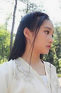 娱乐圈大瓜频发，幕后故事与现实反差令人深思